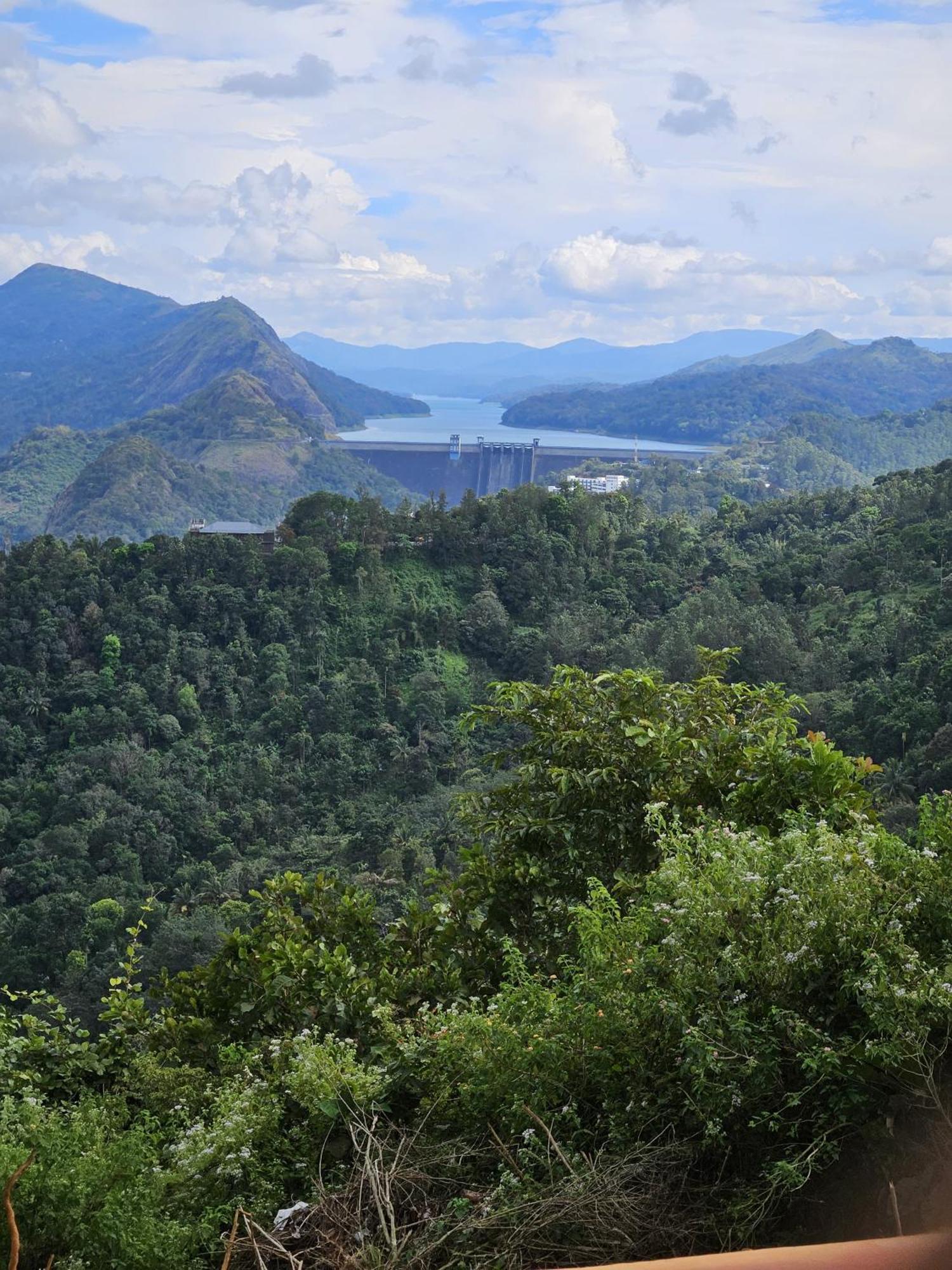 Idukki Dam View Resort Zewnętrze zdjęcie